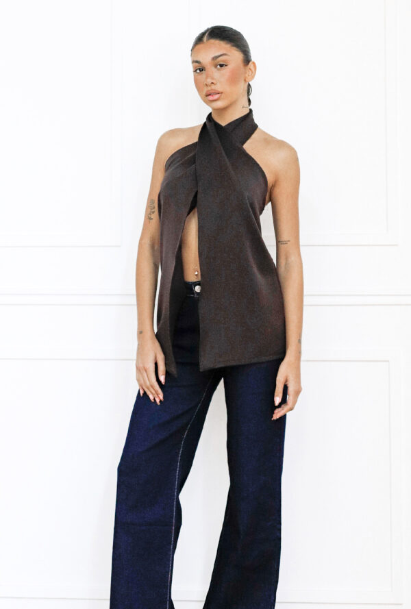 Καφέ Halter Top σε Ασύμμετρη Γραμμή
